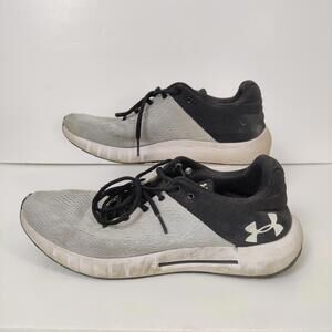 Under Armour Men's Sneaker Silver Gray and Black Size 9.5 Running Gym